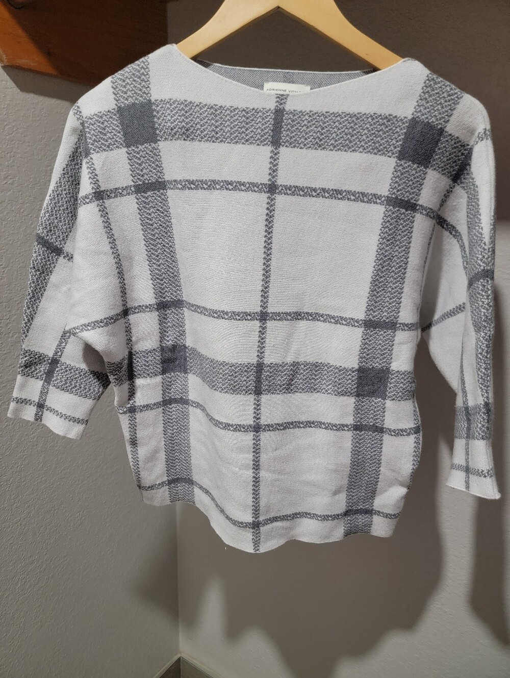 Adrienne Vittadini White & Gray Plaid 3/4-Sleeve, Boat-neck Sweater